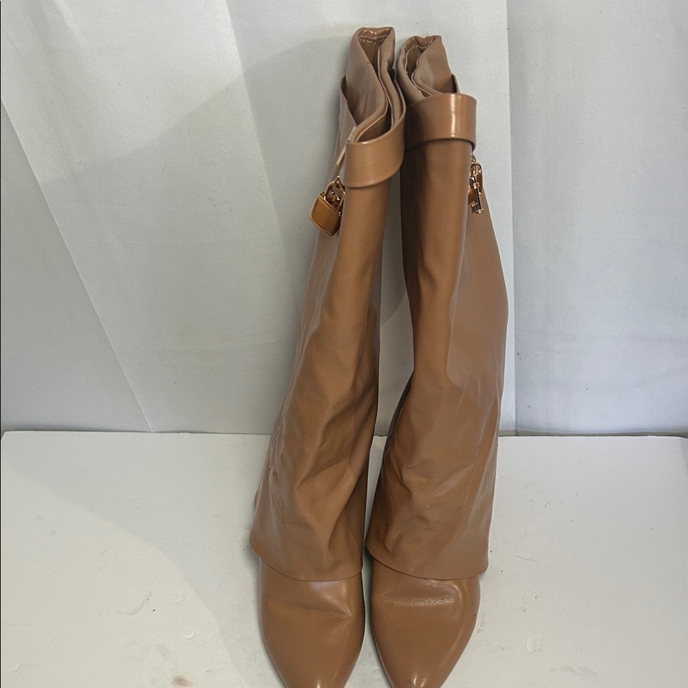 Chic Tan Heeled Boots for Women